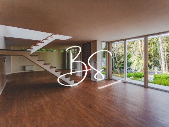 Imagem Casa com 4 Quartos à Venda, 1.096 m² em Centro - Gramado Imagem Casa com 4 Quartos à Venda, 1.096 m² em Centro - Gramado