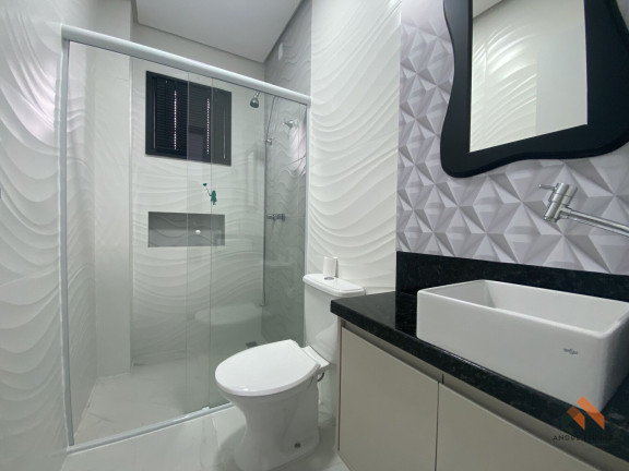 Imagem Casa com 4 Quartos à Venda, 268 m²