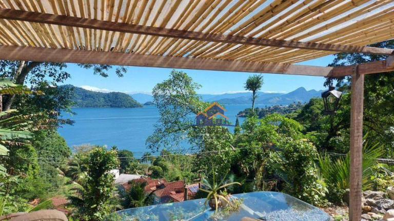 Casa com 4 Quartos à Venda, 200 m² em Vila Velha - Angra Dos Reis