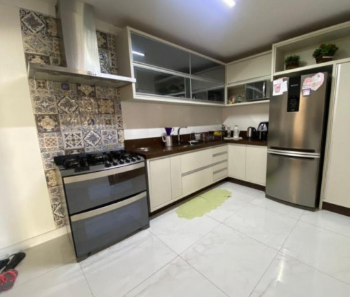 Imagem Casa com 2 Quartos à Venda, 300 m² em Santa Regina - Camboriú Imagem Casa com 2 Quartos à Venda, 300 m² em Santa Regina - Camboriú