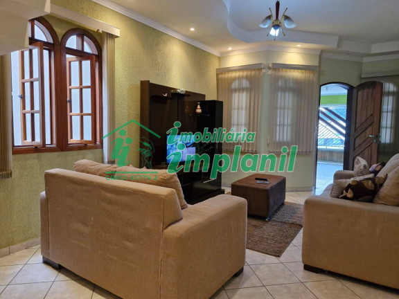 Casa com 3 Quartos à Venda, 250 m² em Jardim Itália - Várzea Paulista