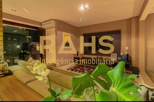 Imagem Cobertura com 4 Quartos à Venda, 260 m² em Centro - Joinville
