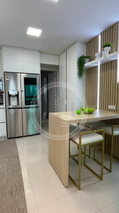 Imagem Apartamento com 3 Quartos à Venda, 141 m² em Centro - Balneário Camboriú Imagem Apartamento com 3 Quartos à Venda, 141 m² em Centro - Balneário Camboriú