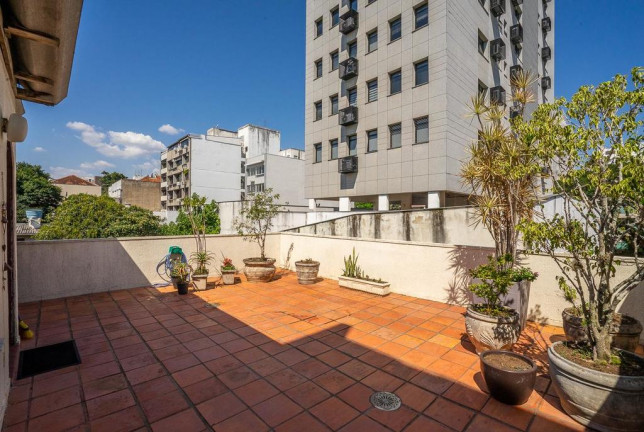 Imagem Apartamento com 3 Quartos à Venda, 226 m² em Petrópolis - Porto Alegre Imagem Apartamento com 3 Quartos à Venda, 226 m² em Petrópolis - Porto Alegre