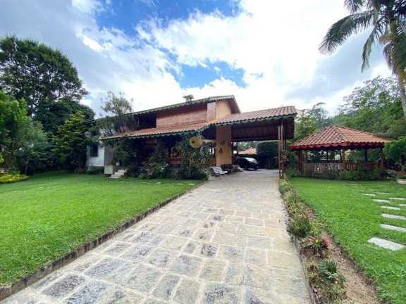Imagem Casa com 6 Quartos à Venda, 350 m² em Iucas - Teresópolis Imagem Casa com 6 Quartos à Venda, 350 m² em Iucas - Teresópolis