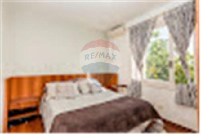 Imagem Casa com 3 Quartos à Venda, em Chácara Das Pedras - Porto Alegre Imagem Casa com 3 Quartos à Venda, em Chácara Das Pedras - Porto Alegre