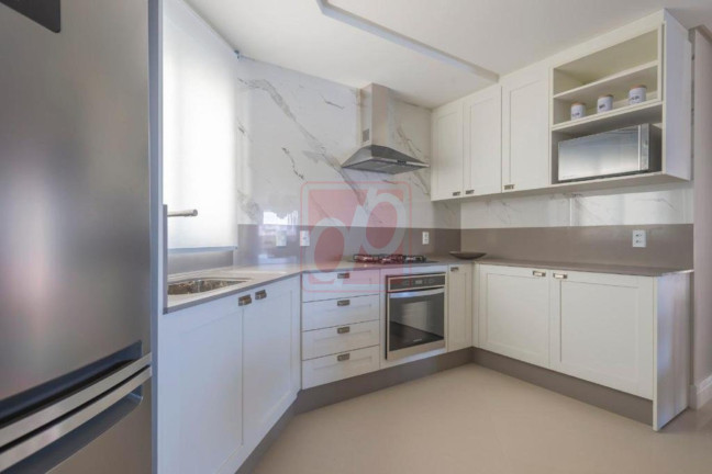 Imagem Apartamento com 3 Quartos à Venda, 181 m² em Pioneiros - Balneário Camboriú Imagem Apartamento com 3 Quartos à Venda, 181 m² em Pioneiros - Balneário Camboriú