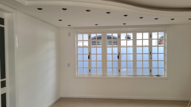 Imagem Casa com 3 Quartos à Venda, 360 m² em Camobi - Santa Maria