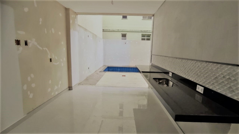 Imagem Casa com 3 Quartos à Venda, 170 m²