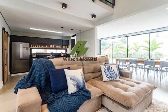 Imagem Casa com 3 Quartos à Venda, 215 m²