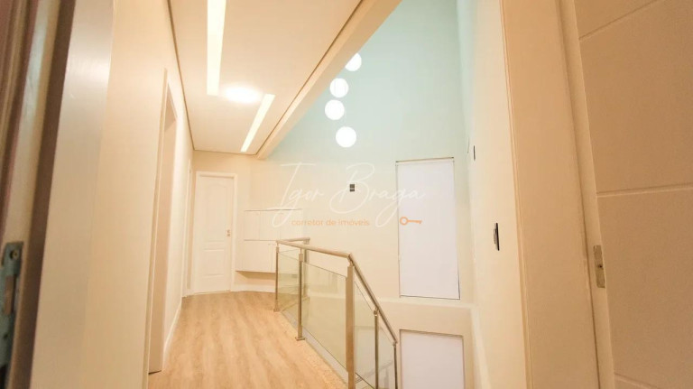Imagem Casa com 3 Quartos à Venda, 363 m² em Butiatuvinha - Curitiba