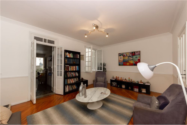 Imagem Casa com 6 Quartos à Venda, 220 m² em Jardim Paulista - São Paulo Imagem Casa com 6 Quartos à Venda, 220 m² em Jardim Paulista - São Paulo