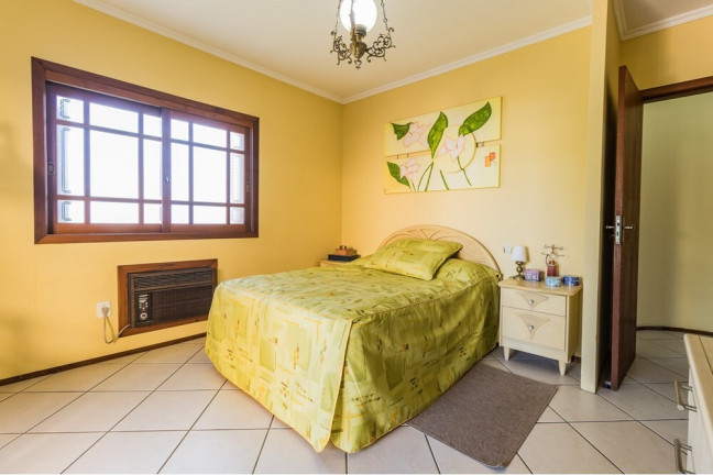 Imagem Casa com 4 Quartos à Venda, 395 m² em Jardim Planalto - Porto Alegre Imagem Casa com 4 Quartos à Venda, 395 m² em Jardim Planalto - Porto Alegre