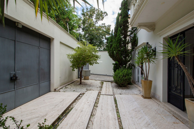 Imagem Sobrado com 4 Quartos à Venda, em Cidade Jardim - São Paulo Imagem Sobrado com 4 Quartos à Venda, em Cidade Jardim - São Paulo