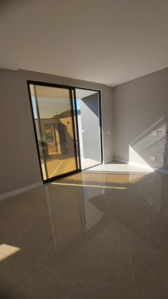 Imagem Sobrado com 3 Quartos à Venda, 187 m² em Rio Pequeno - Camboriú Imagem Sobrado com 3 Quartos à Venda, 187 m² em Rio Pequeno - Camboriú