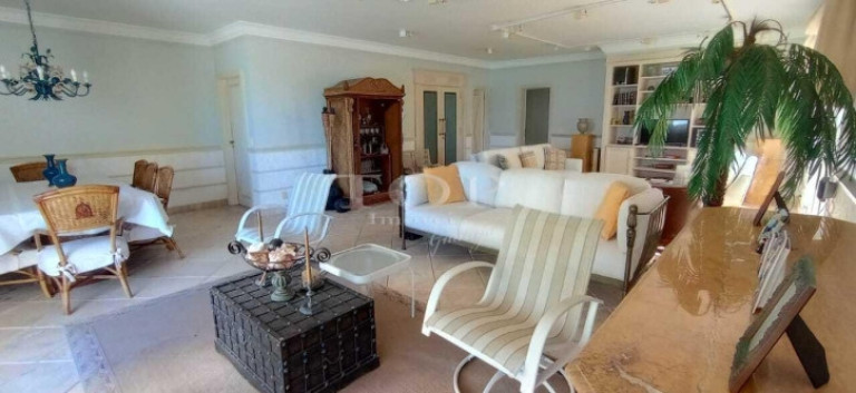 Imagem Apartamento com 4 Quartos à Venda, 215 m² em Pitangueiras - Guarujá