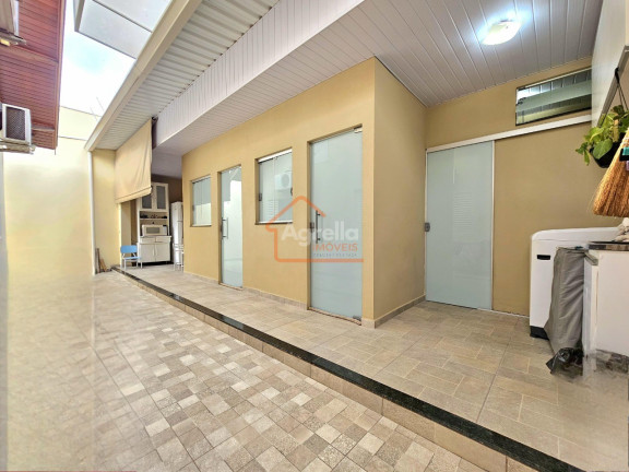 Imagem Casa com 3 Quartos à Venda, 250 m² em Vila São José - Mogi Mirim