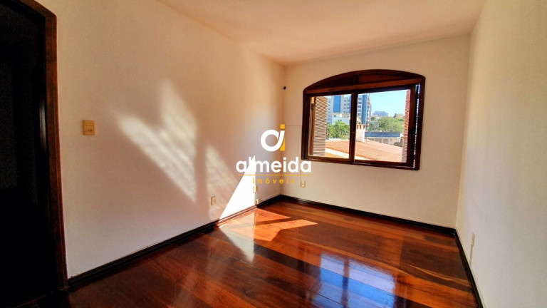 Imagem Apartamento com 3 Quartos à Venda, 110 m² em Nossa Senhora De Lourdes - Santa Maria Imagem Apartamento com 3 Quartos à Venda, 110 m² em Nossa Senhora De Lourdes - Santa Maria