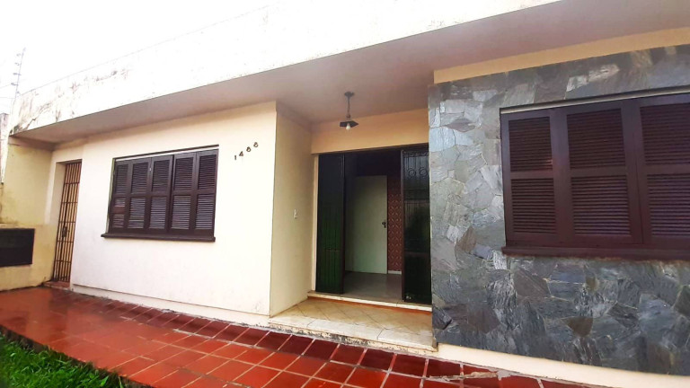 Imagem Casa com 4 Quartos à Venda, em Centro - Itaqui Imagem Casa com 4 Quartos à Venda, em Centro - Itaqui