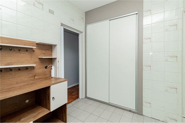 Imagem Imóvel com 2 Quartos à Venda, em São João - Porto Alegre Imagem Imóvel com 2 Quartos à Venda, em São João - Porto Alegre