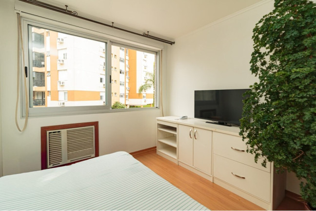 Imagem Imóvel com 1 Quarto à Venda, 46 m² em Mont Serrat - Porto Alegre Imagem Imóvel com 1 Quarto à Venda, 46 m² em Mont Serrat - Porto Alegre