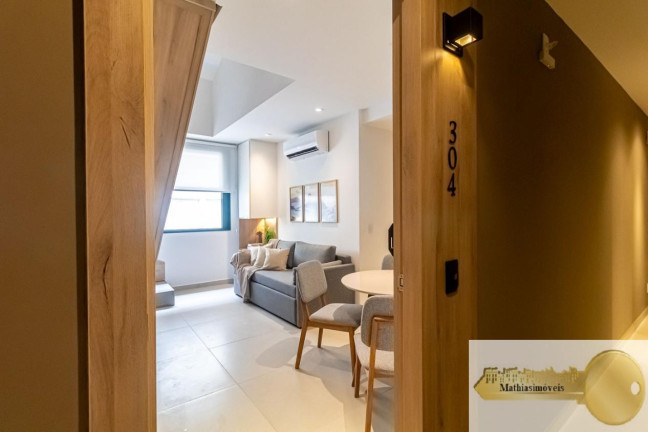 Imagem Apartamento com 2 Quartos à Venda, 68 m² em Copacabana - Rio De Janeiro Imagem Apartamento com 2 Quartos à Venda, 68 m² em Copacabana - Rio De Janeiro