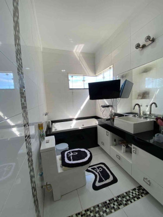 Imagem Casa com 4 Quartos à Venda, 256 m² em Aruã - Mogi Das Cruzes Imagem Casa com 4 Quartos à Venda, 256 m² em Aruã - Mogi Das Cruzes