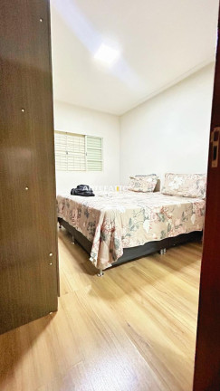 Imagem Casa com 3 Quartos à Venda, 250 m² Imagem Casa com 3 Quartos à Venda, 250 m²