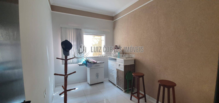 Imagem Casa com 3 Quartos à Venda, 250 m² em Jardim Patrícia - Uberlândia Imagem Casa com 3 Quartos à Venda, 250 m² em Jardim Patrícia - Uberlândia