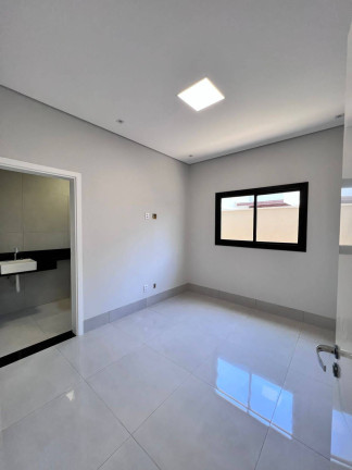 Imagem Casa com 3 Quartos à Venda, 210 m² em Jardim Imperial - Cuiabá Imagem Casa com 3 Quartos à Venda, 210 m² em Jardim Imperial - Cuiabá