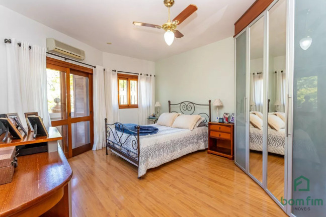 Imagem Casa com 4 Quartos à Venda, 309 m² em Jardim Isabel - Porto Alegre Imagem Casa com 4 Quartos à Venda, 309 m² em Jardim Isabel - Porto Alegre
