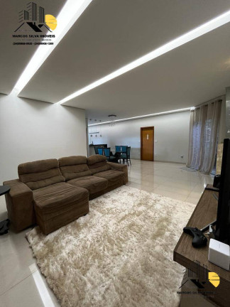 Imagem Casa com 4 Quartos à Venda, 360 m² em Santa Mônica - Uberlândia Imagem Casa com 4 Quartos à Venda, 360 m² em Santa Mônica - Uberlândia