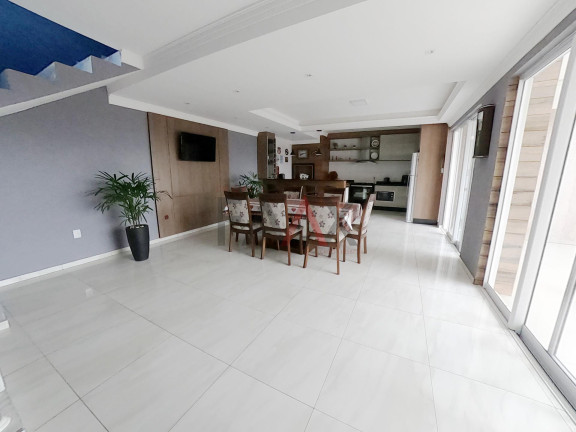 Imagem Casa com 3 Quartos à Venda, 376 m² em Centro - Guarapuava Imagem Casa com 3 Quartos à Venda, 376 m² em Centro - Guarapuava