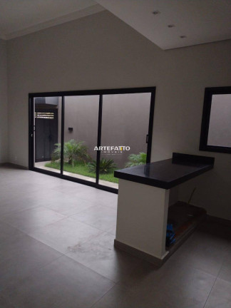 Imagem Casa com 3 Quartos à Venda, 132 m² Imagem Casa com 3 Quartos à Venda, 132 m²