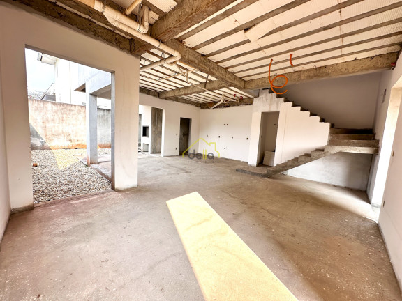 Imagem Casa com 3 Quartos à Venda, 183 m² em Glória - Joinville Imagem Casa com 3 Quartos à Venda, 183 m² em Glória - Joinville