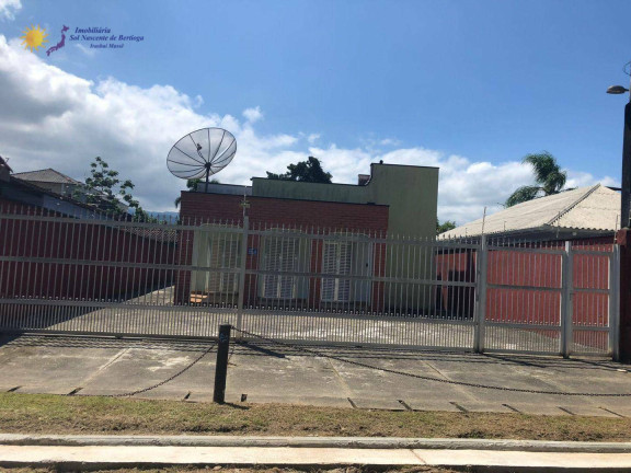 Imagem Casa com 3 Quartos à Venda, 195 m² em Indaiá - Bertioga Imagem Casa com 3 Quartos à Venda, 195 m² em Indaiá - Bertioga