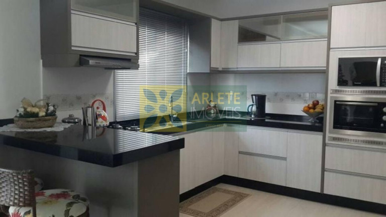 Imagem Casa com 3 Quartos à Venda, 200 m² em Vila Nova - Porto Belo Imagem Casa com 3 Quartos à Venda, 200 m² em Vila Nova - Porto Belo