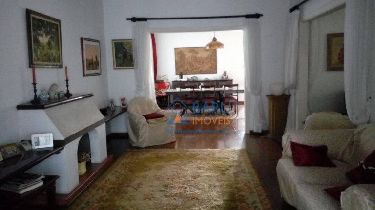Imagem Casa com 3 Quartos à Venda, 300 m² em Pacaembu - São Paulo Imagem Casa com 3 Quartos à Venda, 300 m² em Pacaembu - São Paulo