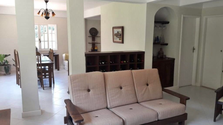 Imagem Casa com 5 Quartos à Venda, 500 m² em Pessegueiros - Teresópolis Imagem Casa com 5 Quartos à Venda, 500 m² em Pessegueiros - Teresópolis
