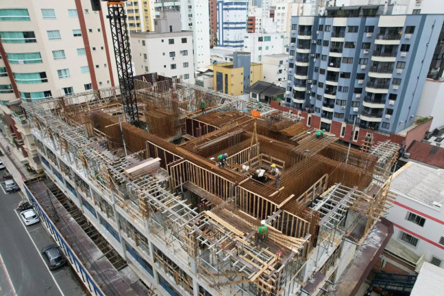 Imagem Apartamento com 3 Quartos à Venda, 127 m² em Centro - Balneário Camboriú Imagem Apartamento com 3 Quartos à Venda, 127 m² em Centro - Balneário Camboriú