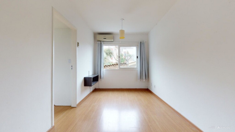 Imagem Imóvel com 1 Quarto à Venda, 36 m² em Cristal - Porto Alegre Imagem Imóvel com 1 Quarto à Venda, 36 m² em Cristal - Porto Alegre
