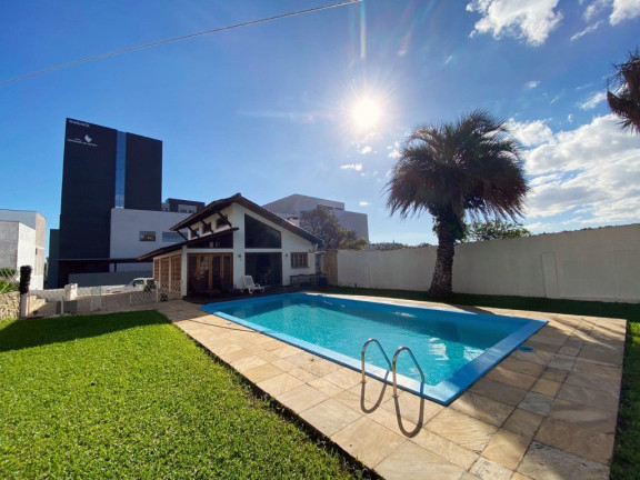 Casa com 3 Quartos à Venda, 381 m² em Teresópolis - Porto Alegre