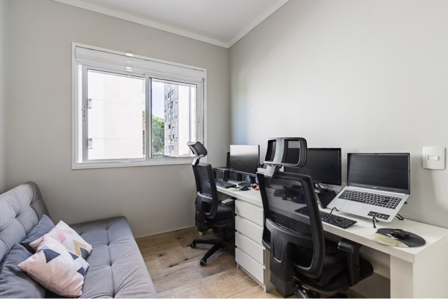Imagem Imóvel com 2 Quartos à Venda, 51 m² em São José - Porto Alegre Imagem Imóvel com 2 Quartos à Venda, 51 m² em São José - Porto Alegre