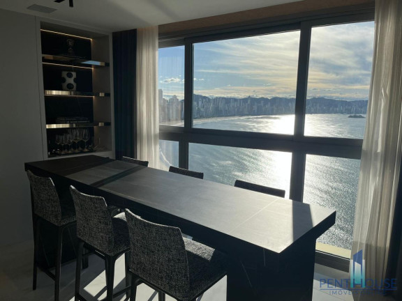 Apartamento com 4 Quartos à Venda, 230 m² em Centro - Balneário Camboriú