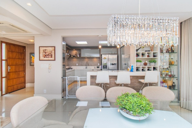 Imagem Casa com 3 Quartos à Venda, 241 m² em Agronomia - Porto Alegre Imagem Casa com 3 Quartos à Venda, 241 m² em Agronomia - Porto Alegre
