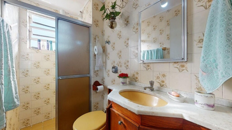 Imagem Imóvel com 2 Quartos à Venda, 78 m² em Cristal - Porto Alegre Imagem Imóvel com 2 Quartos à Venda, 78 m² em Cristal - Porto Alegre