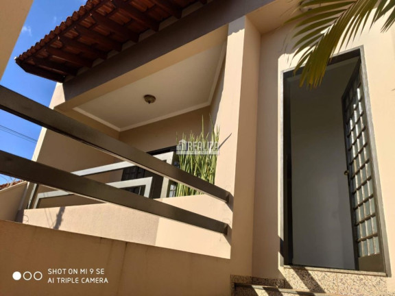 Imagem Casa com 3 Quartos à Venda, 288 m² em Boa Vista - Uberaba Imagem Casa com 3 Quartos à Venda, 288 m² em Boa Vista - Uberaba