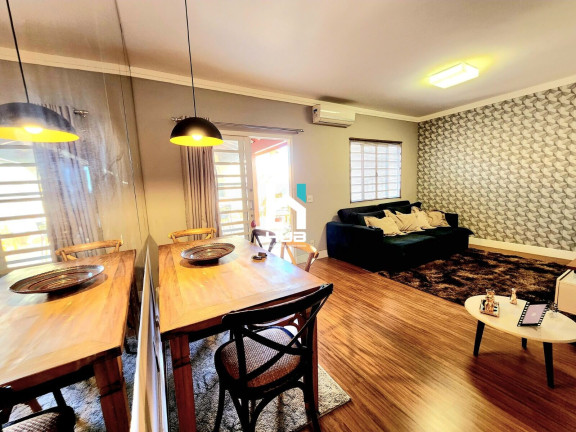 Imagem Casa com 3 Quartos à Venda, 150 m²