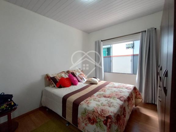 Imagem Casa com 3 Quartos à Venda, 200 m² Imagem Casa com 3 Quartos à Venda, 200 m²