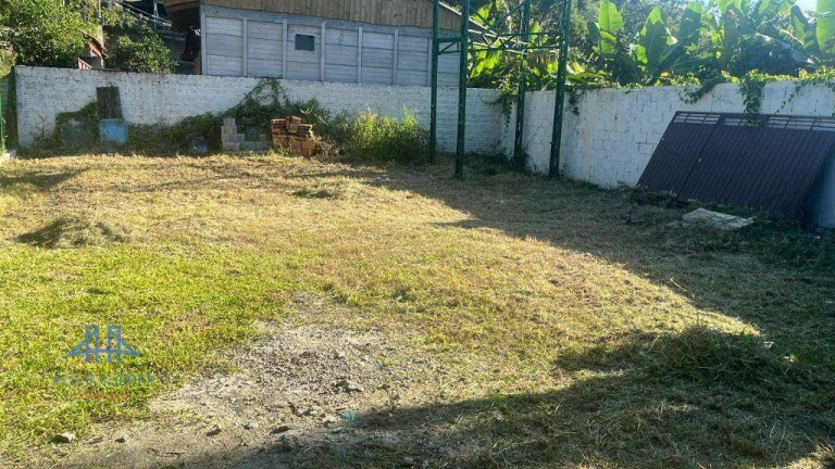 Imagem Galpão à Venda ou Locação, 420 m² em Rio Tavares - Florianópolis Imagem Galpão à Venda ou Locação, 420 m² em Rio Tavares - Florianópolis